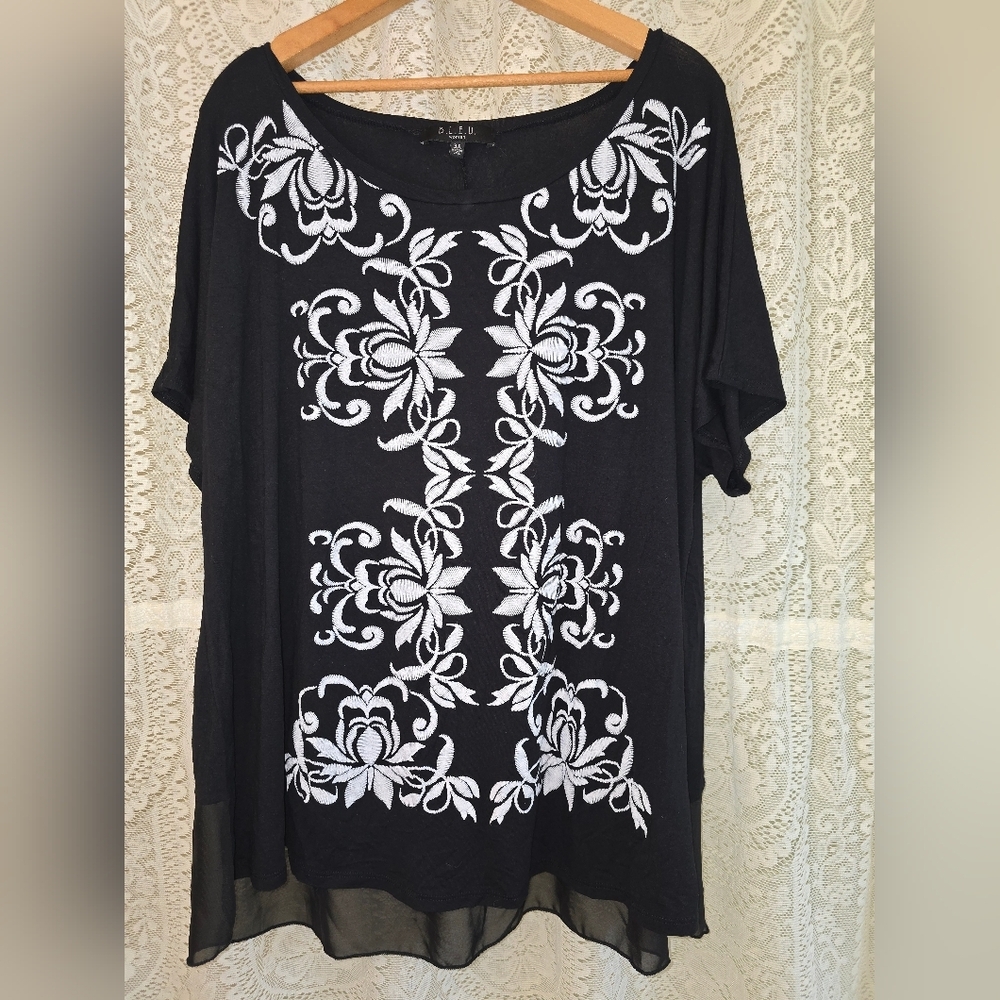 B.L.E.U. Woman, Bleu Blouse With Embroidered Pattern, Short Sleeve Top